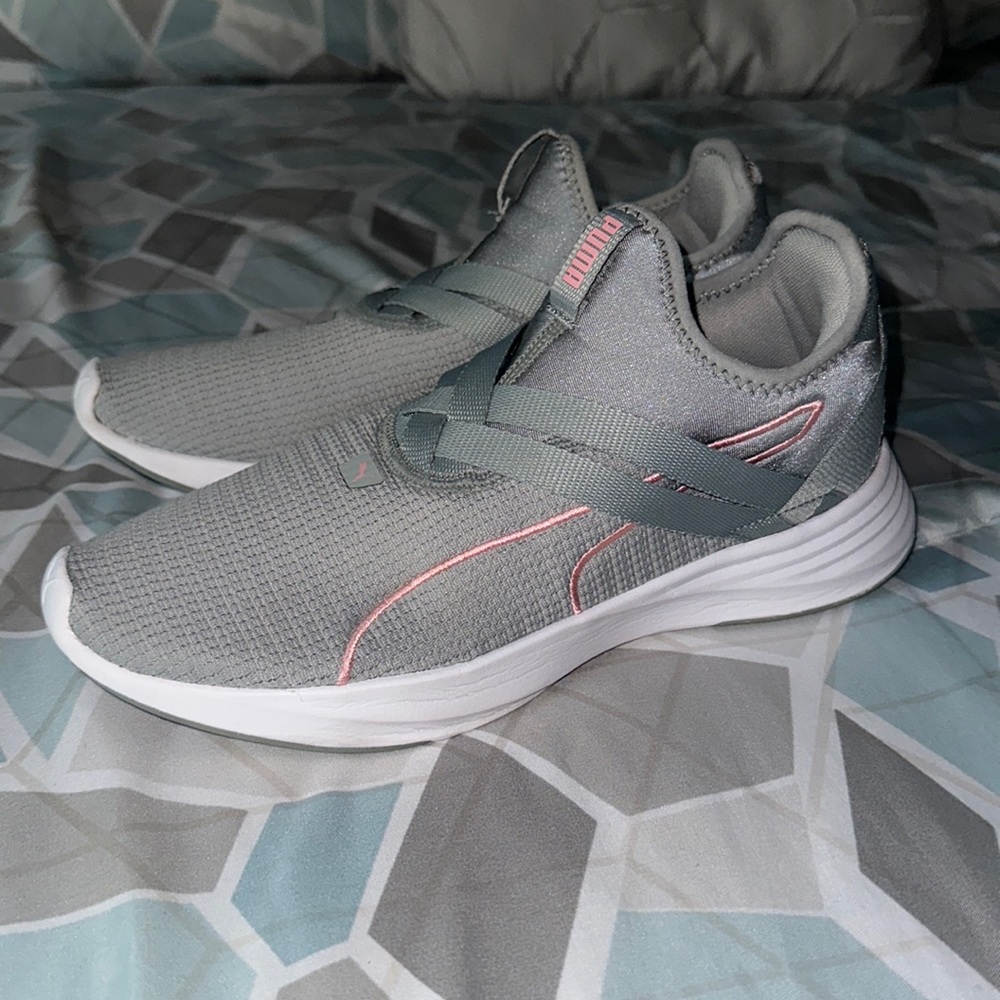 PUMA slip on tennis shoes